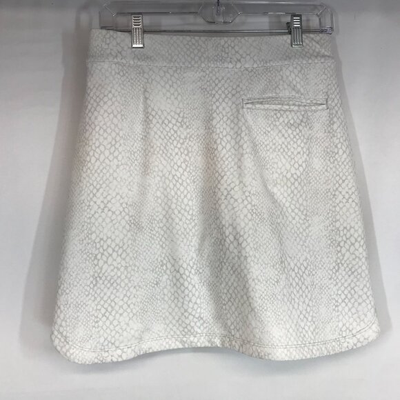 PETER MILLAR - WOMEN'S SMALL - WHITE & GRAY POLYESTER BLEND UPF 50+ SKORT/SKIRT - Picture 4 of 8